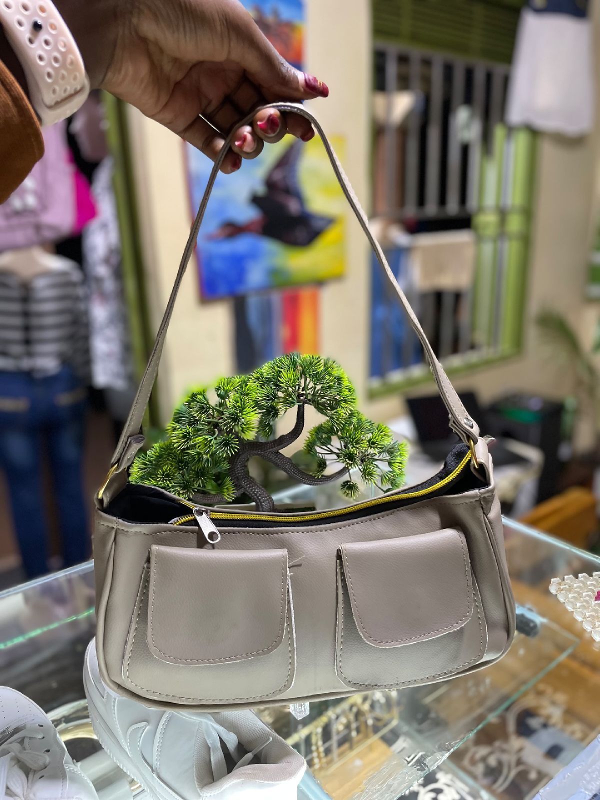 Hand bag